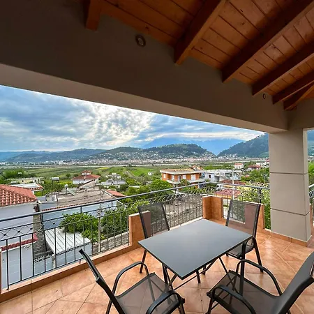 Golden View Berat, 3br With Castle View & Parking Apartman Berat
