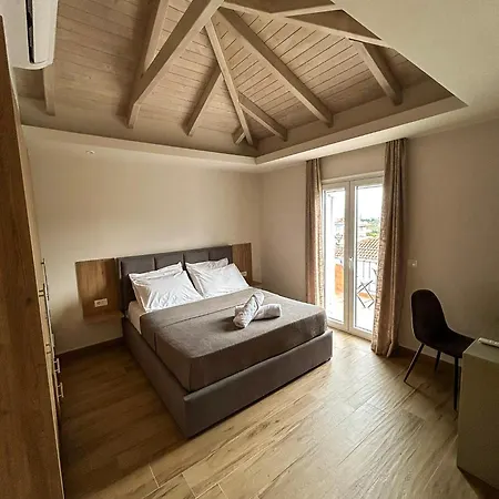 Golden View Berat, 3br With Castle View & Parking بيرات