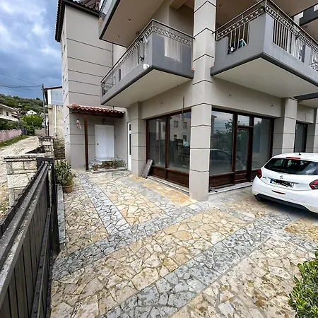 Golden View Berat, 3br With Castle View & Parking * Berat