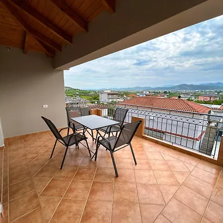 Golden View Berat, 3br With Castle View & Parking *